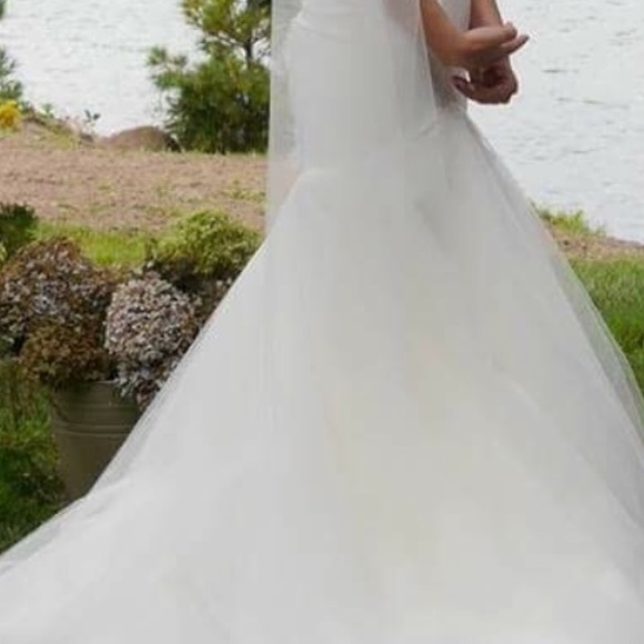 Wedding dress - Picture 3 of 5